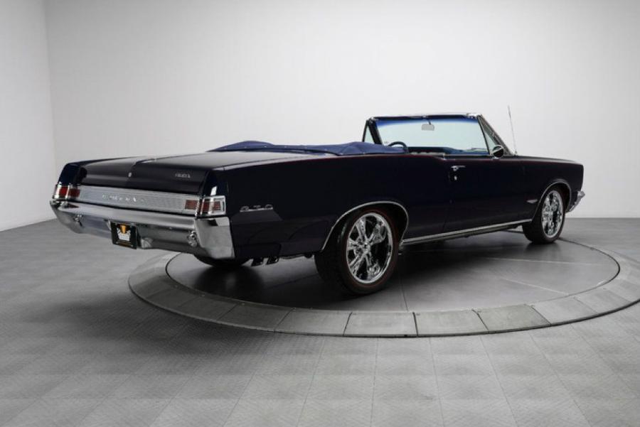  Pontiac GTO Convertible 1965 года  (фото 2 из 44)